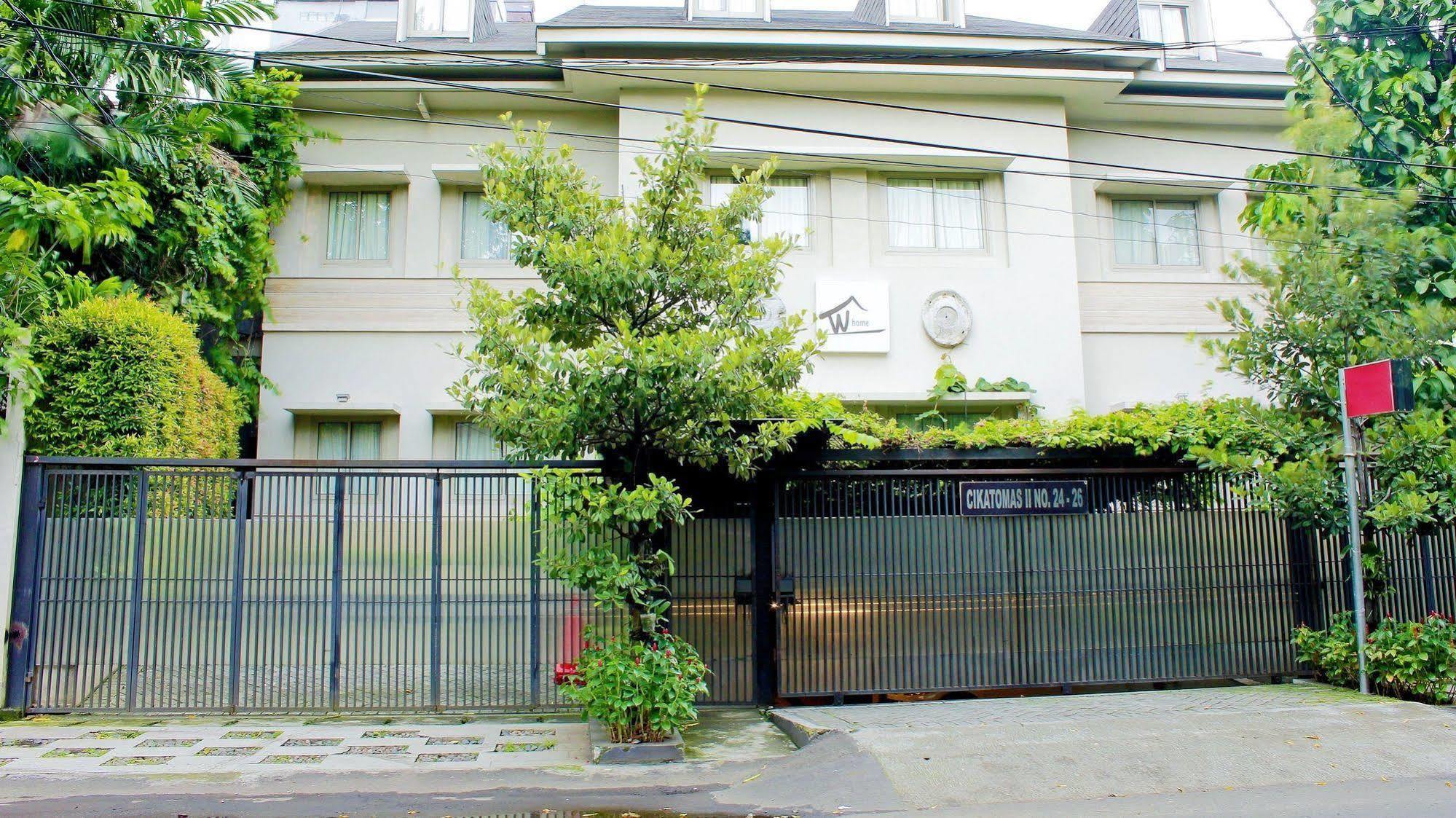 W Home Cikatomas Jakarta Kültér fotó