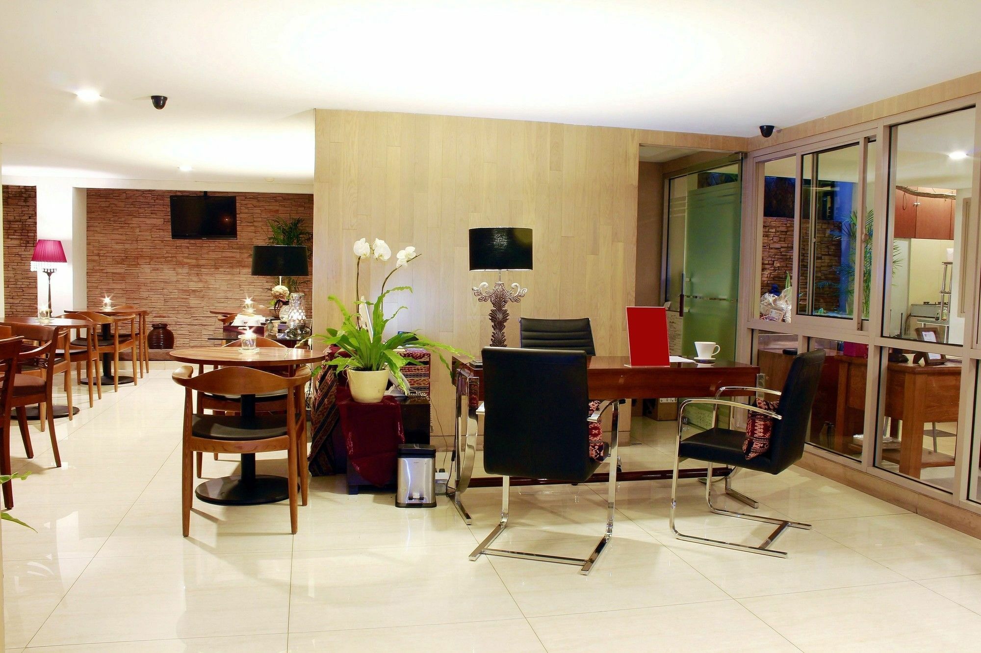 W Home Cikatomas Jakarta Kültér fotó